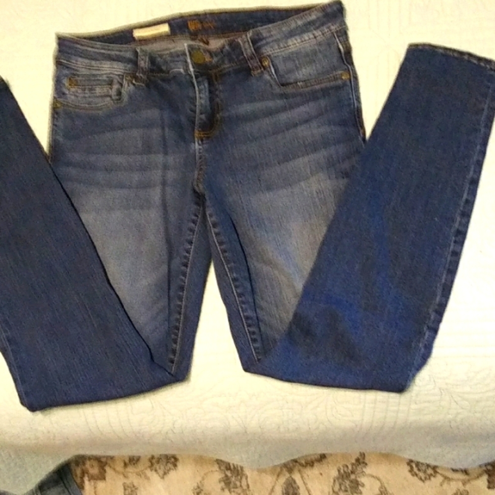 Kut from the Kloth Blue Skinny Jeans with Classic Wash, VGUC